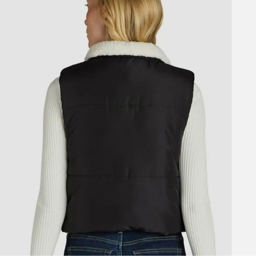 No boundaries reversible vest black with beige fur inside xs - Picture 3 of 8